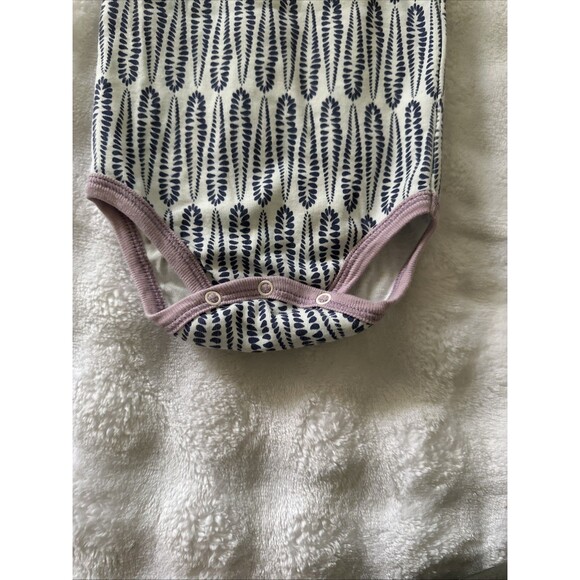 Pink Chicken 3-6 Months Baby Bodysuit Purple Sleeveless Snaps Scalloped - Picture 3 of 7